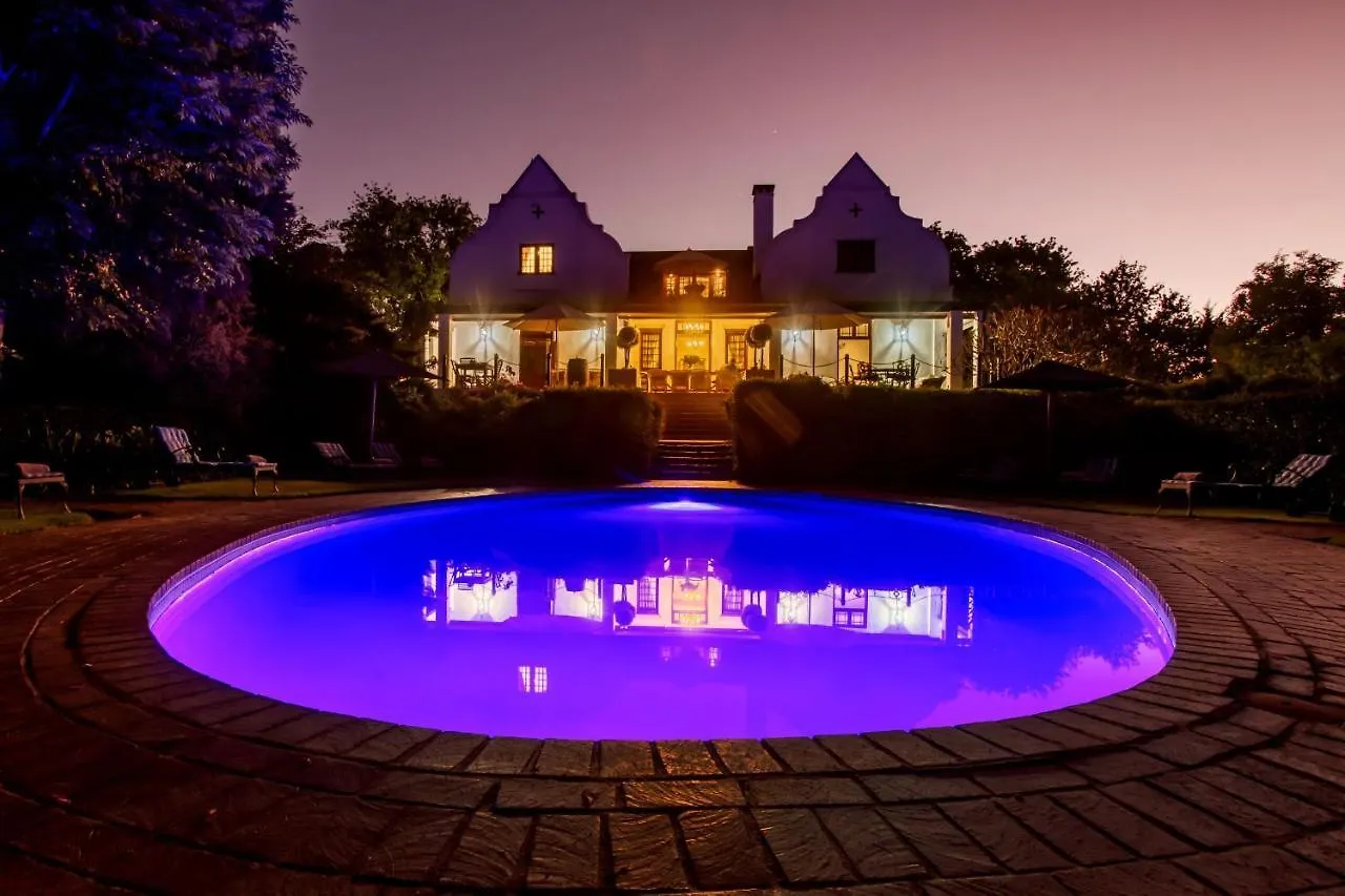 Vredenburg Manor House ile iletişim