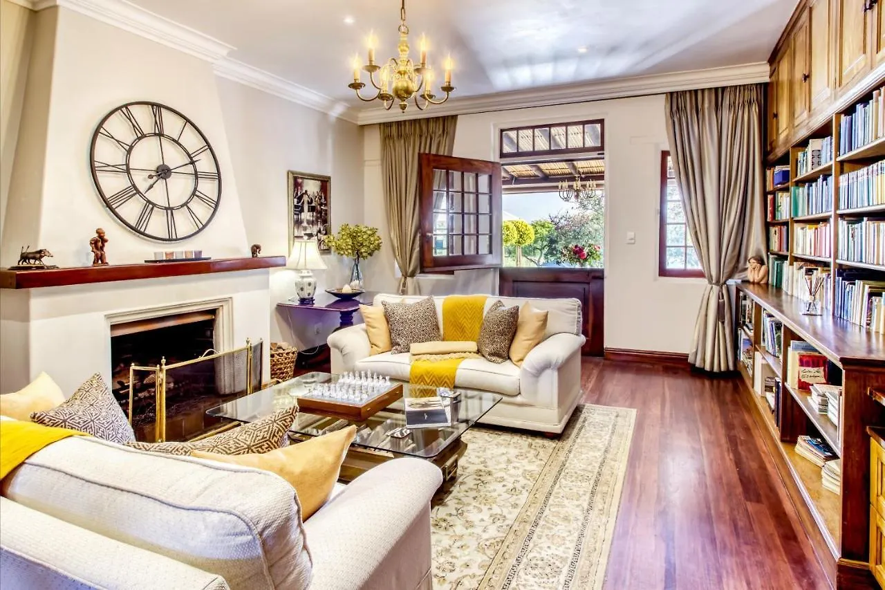 Vredenburg Manor House Otel Somerset West Konukevi