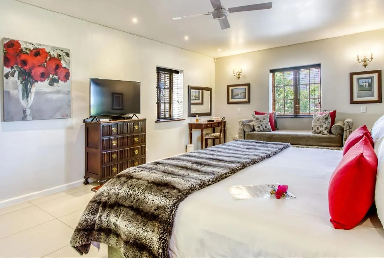 Konukevi Vredenburg Manor House Otel Somerset West