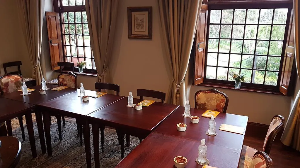 Konukevi Vredenburg Manor House Otel Somerset West